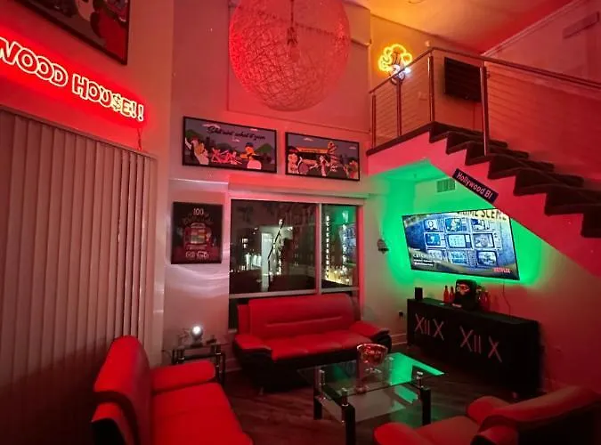 Hollywood House